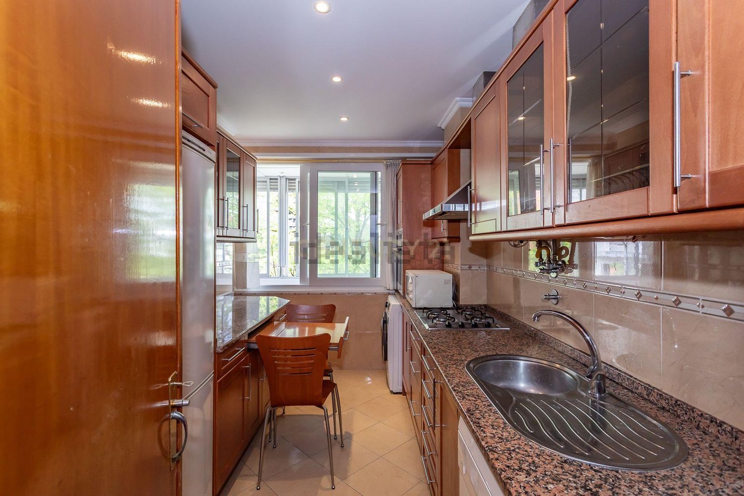 公寓 t3出售在Rua Capitão Tenente Oliveira e Carmo, 143 - 厨房