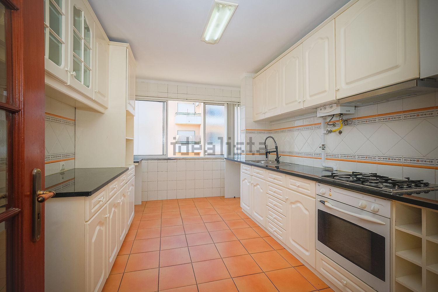 出租公寓 t2在Rua Fernão Mendes Pinto, 32 LoteDrto - 厨房