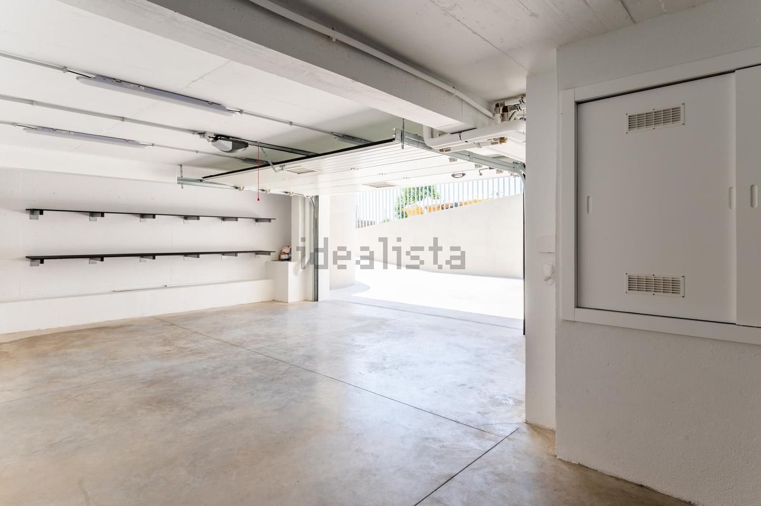 出租小楼房或独栋别墅在Rua Barruncheira - 停车位