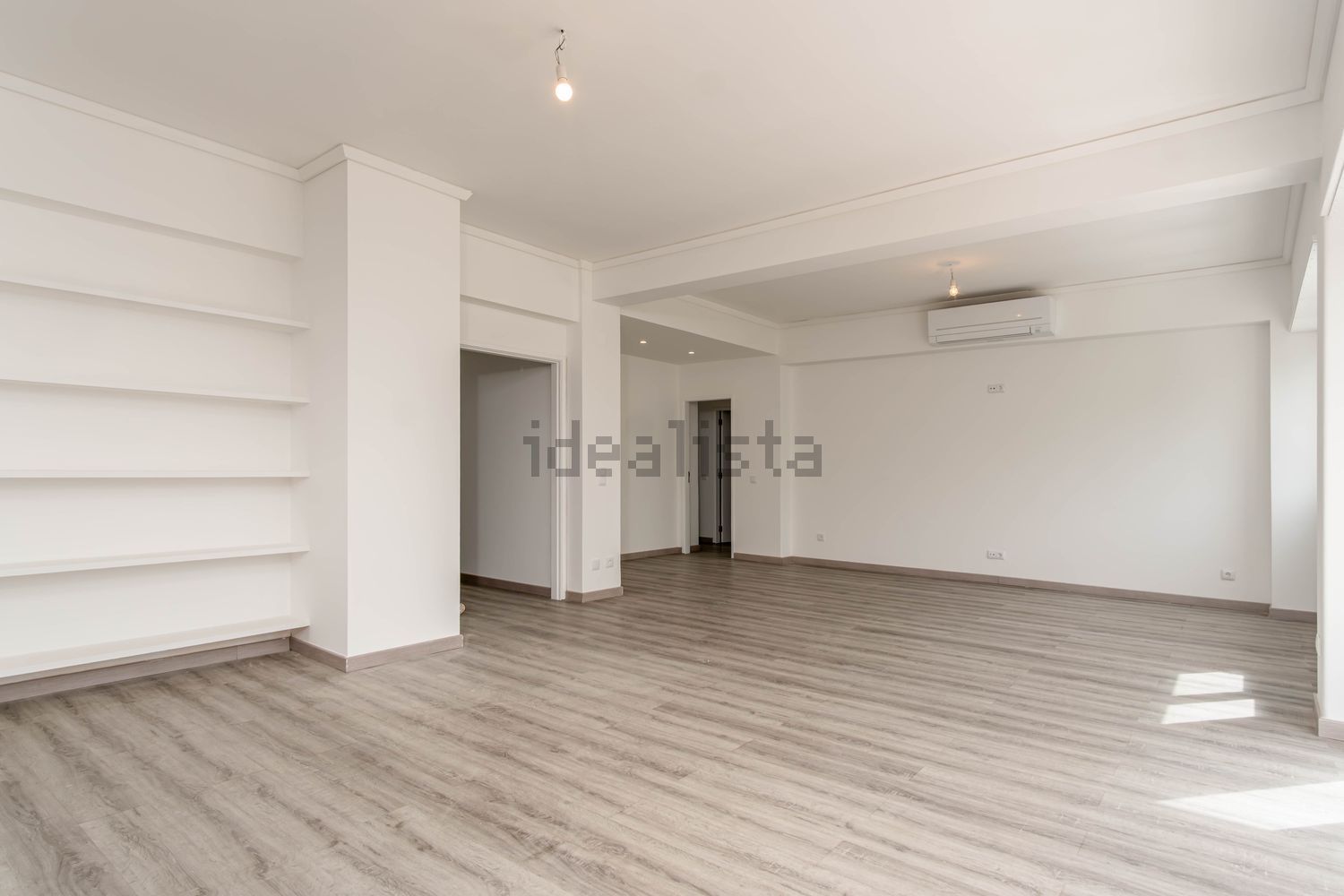 公寓 t3出售在Praça Rainha Santa - 居住