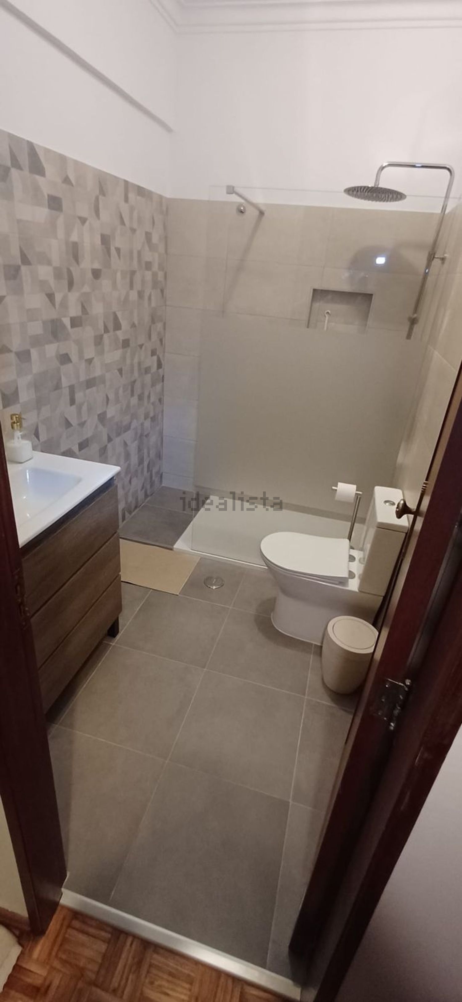 出租房间在Rua António José de Almeida, 3 - 卫生间