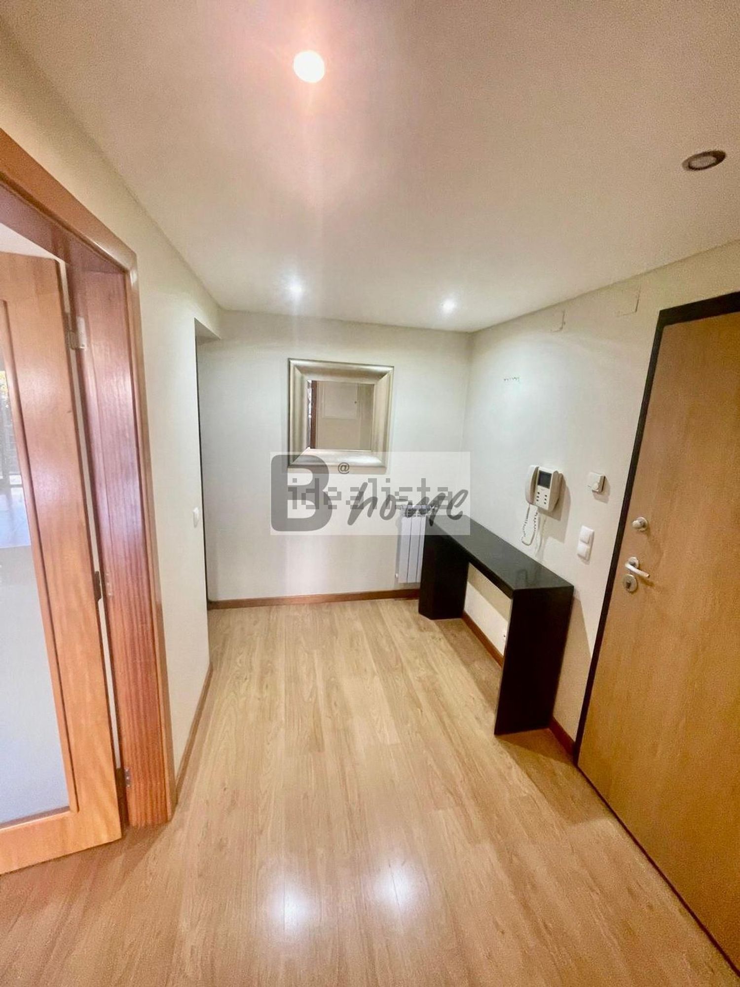 出租公寓 t2在Rua Maria Beatriz Mexia s/n - 过道