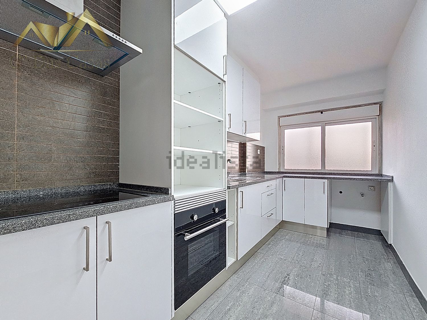 出租公寓 t2在Rua António Sardinha, 10 - 厨房