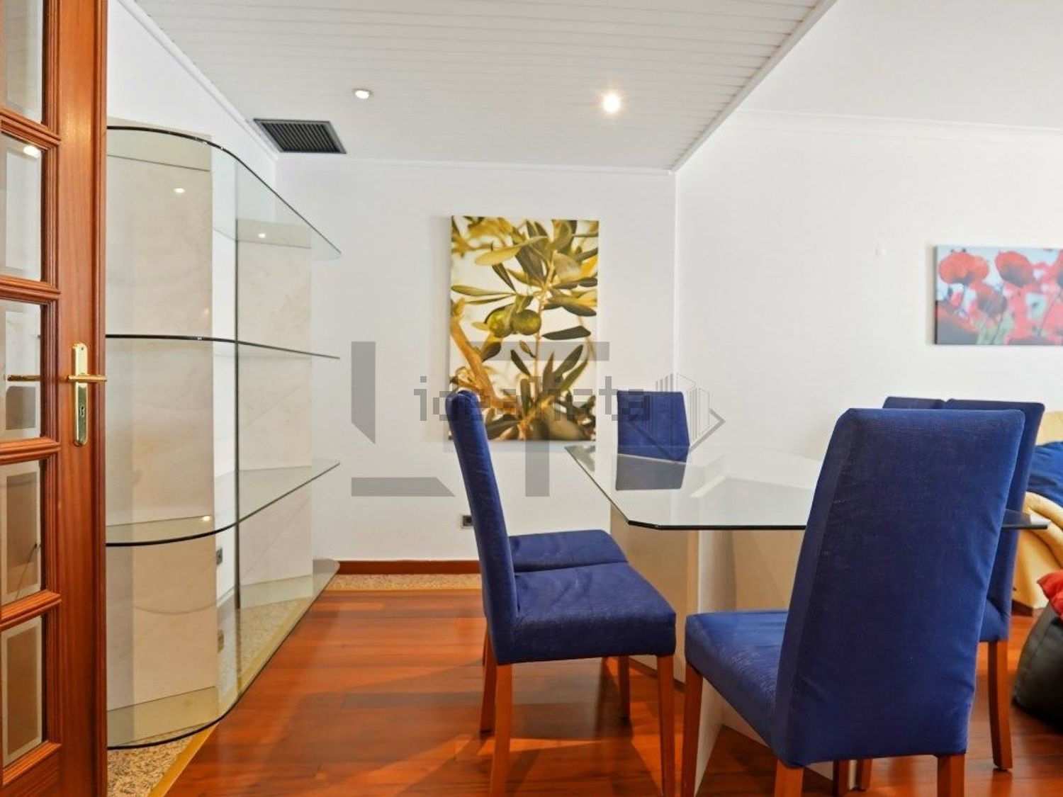 出租公寓 t2在Rua Comandante Cousteau - 客厅