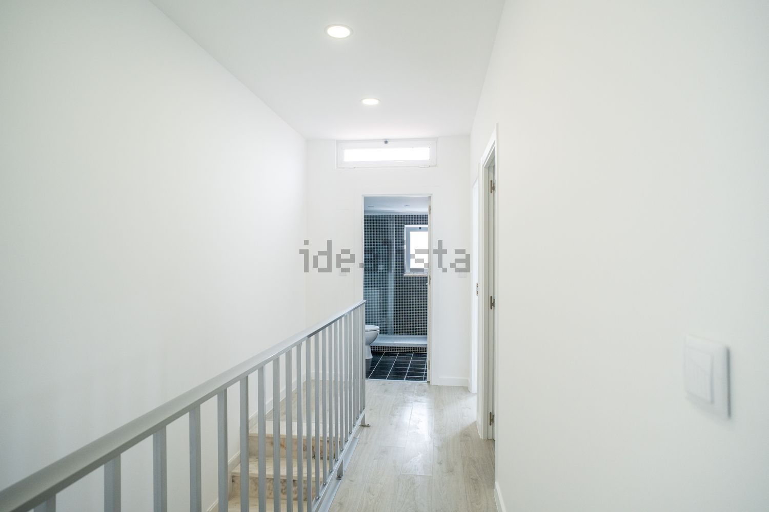 小楼房或独栋别墅出售在Rua David José Chitas, 8 - 详情