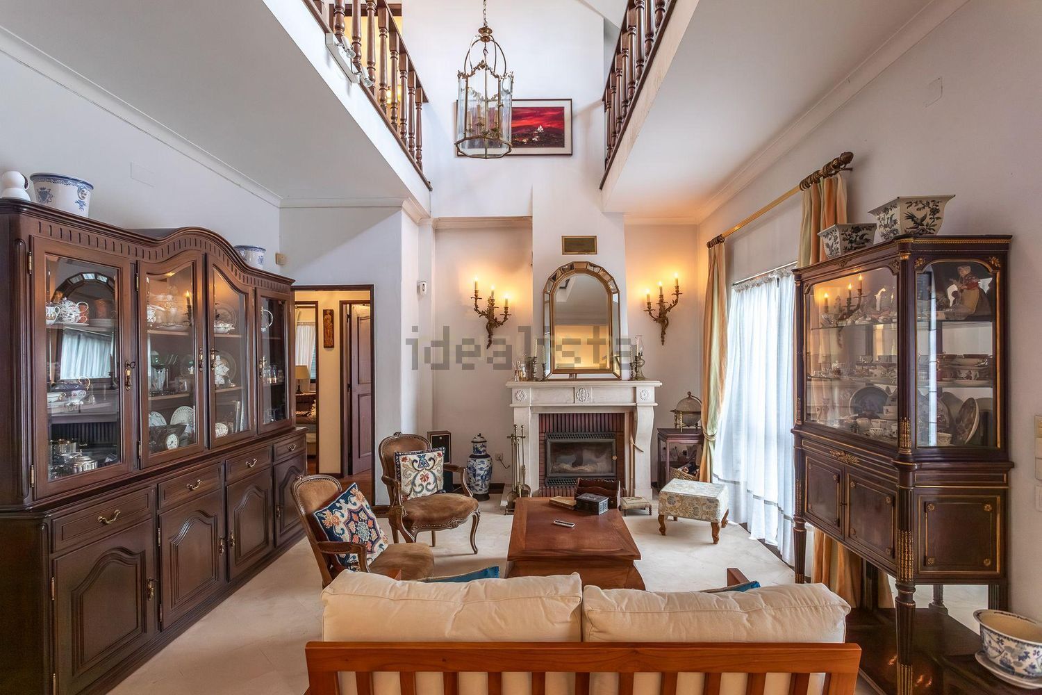 小楼房或独栋别墅出售在Cobre - 客厅