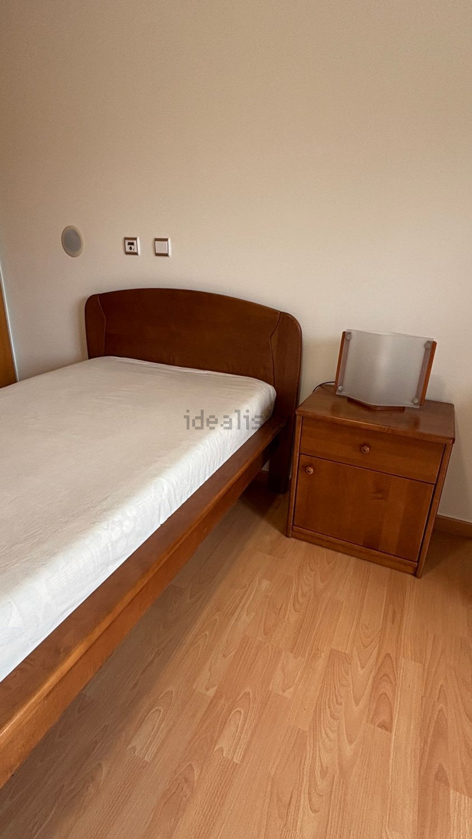 出租房间在Avenida Fernando Valle, 2 - 卧室