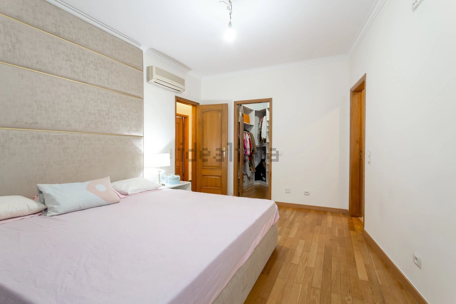 小楼房或独栋别墅出售在Rua do Alecrim - 卧室