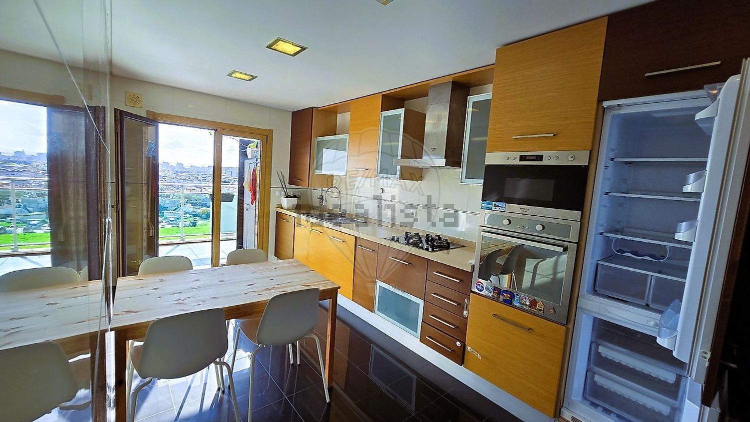 出租公寓 t3在Rua Marechal António de Spínola - 厨房