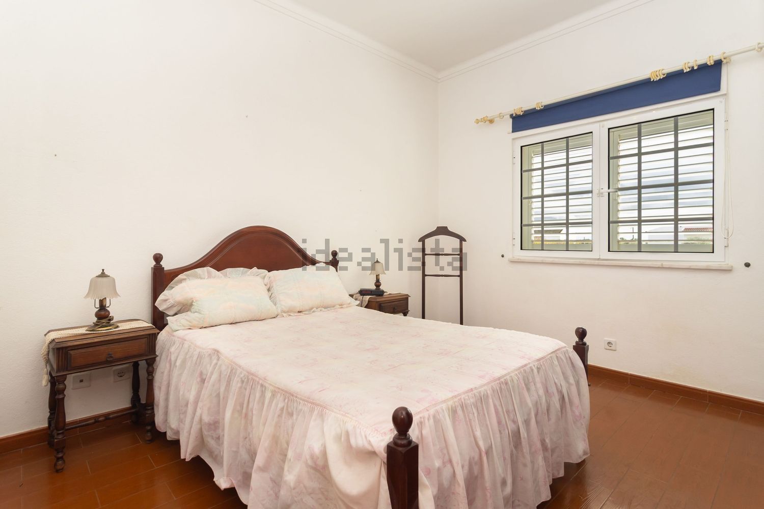 小楼房或独栋别墅出售在Avenida Padre Nabeto - 卧室