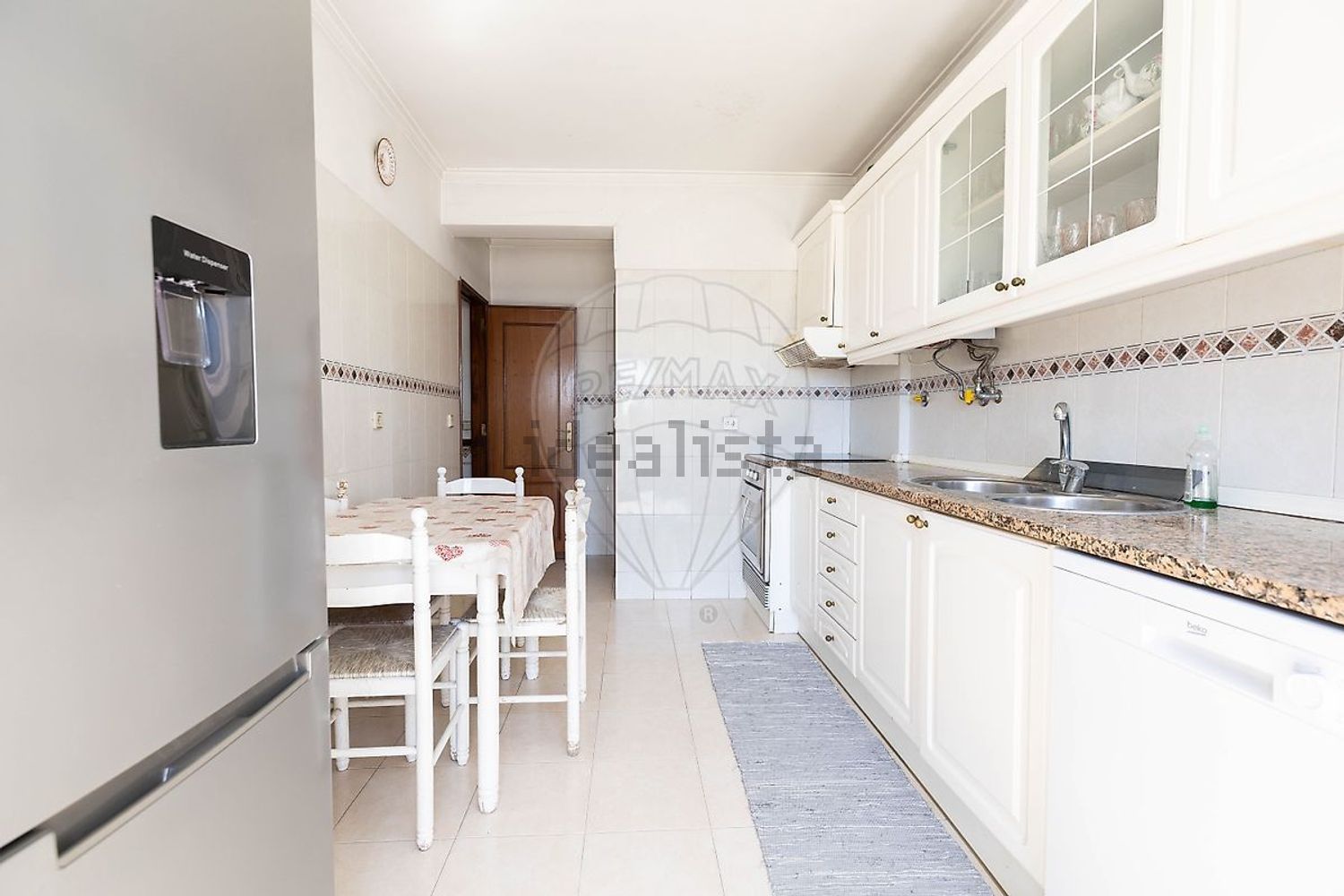 出租公寓 t3在Rua António Prior do Crato - 厨房