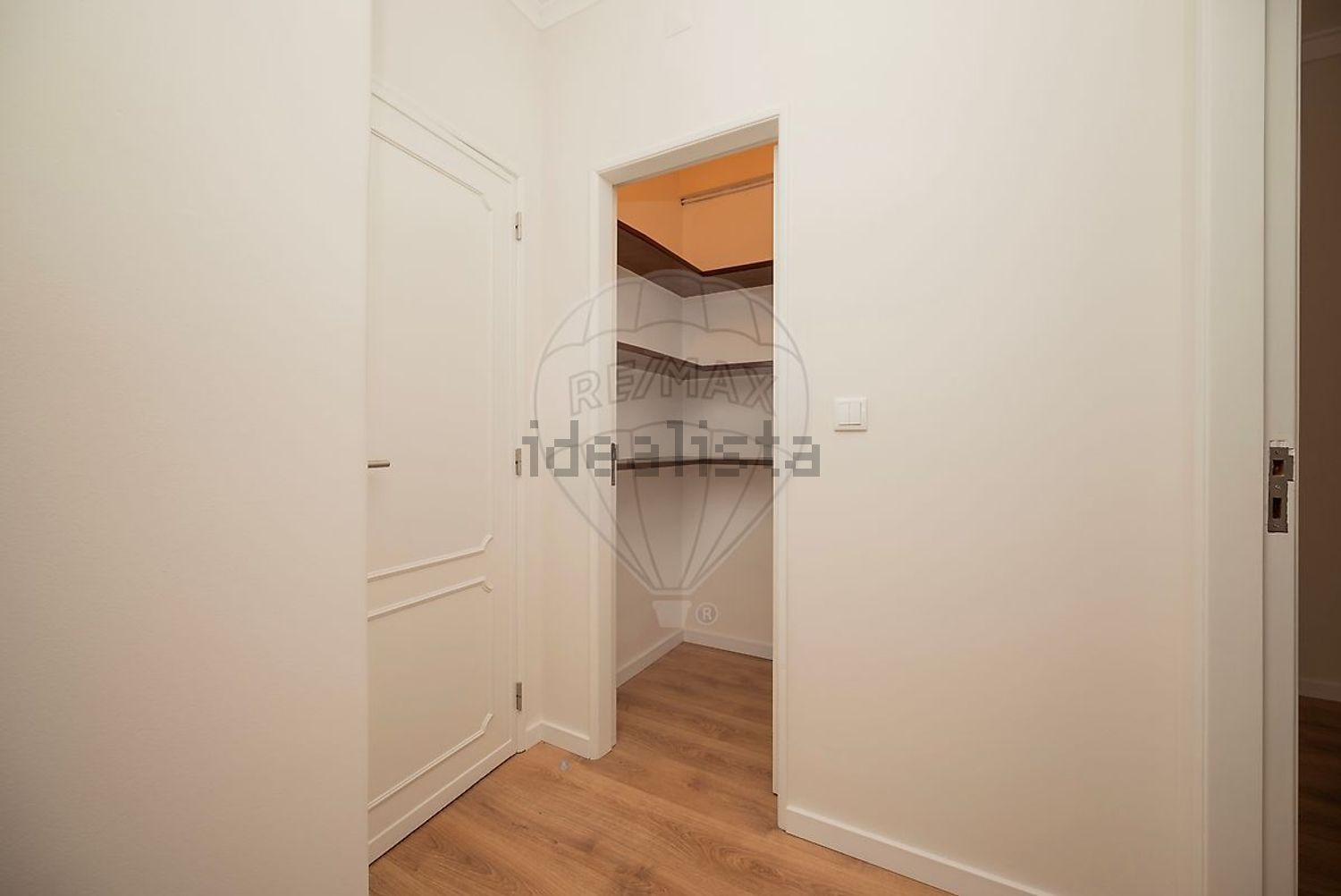 出租公寓 t2在Rua Luís Pastor de Macedo - 试衣间