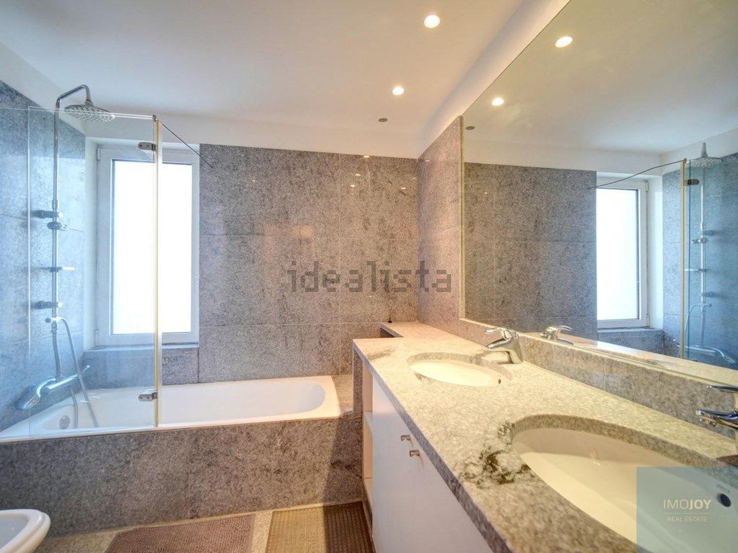 出租小楼房或独栋别墅在Rua Mato da Mina, 41 - 卫生间