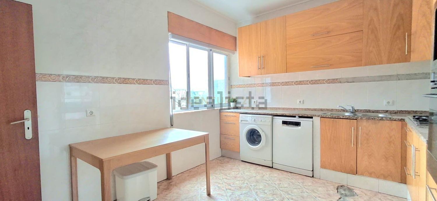 公寓 t3出售在Rua Tomás Alcaide, 100 - 厨房