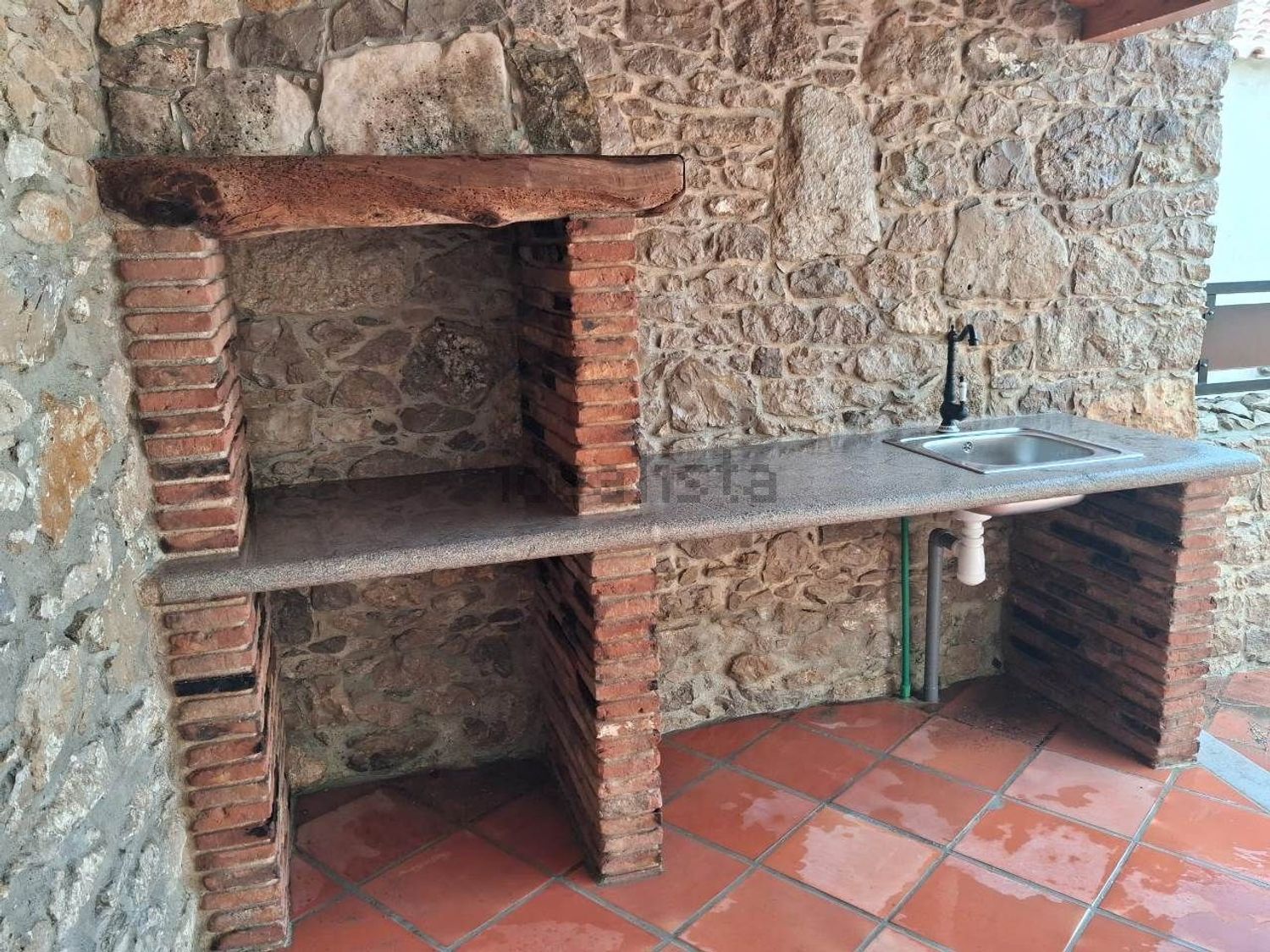 小楼房或独栋别墅出售在São Bartolomeu dos Galegos e Moledo - 照片