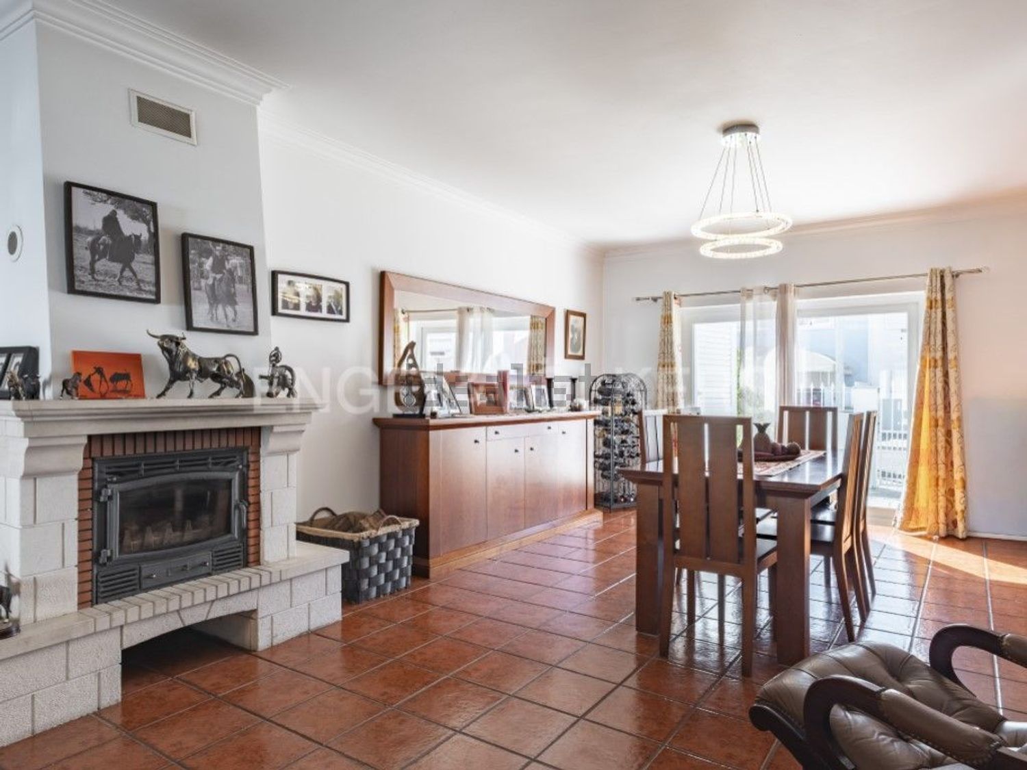 小楼房或独栋别墅出售在Moita - 客厅