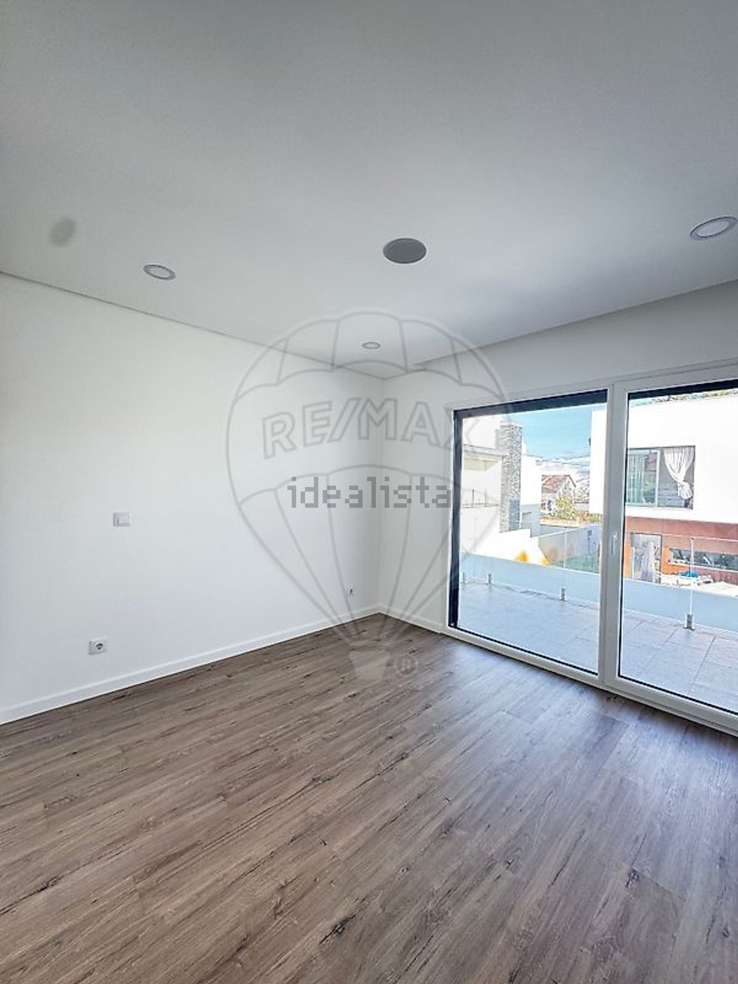 小楼房或独栋别墅出售在Alameda Miguel Torga - 居住