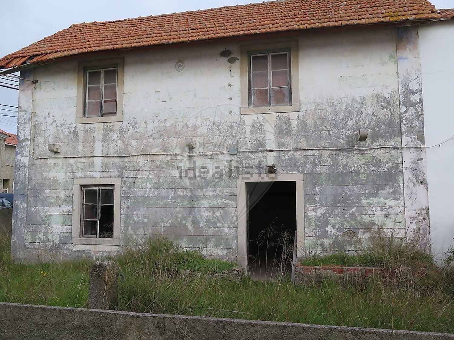 小楼房或独栋别墅出售在Rua da Ribeirinha - 外立面