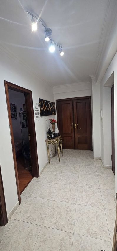 出租房间在Rua Santa Marta de Corroios, 2