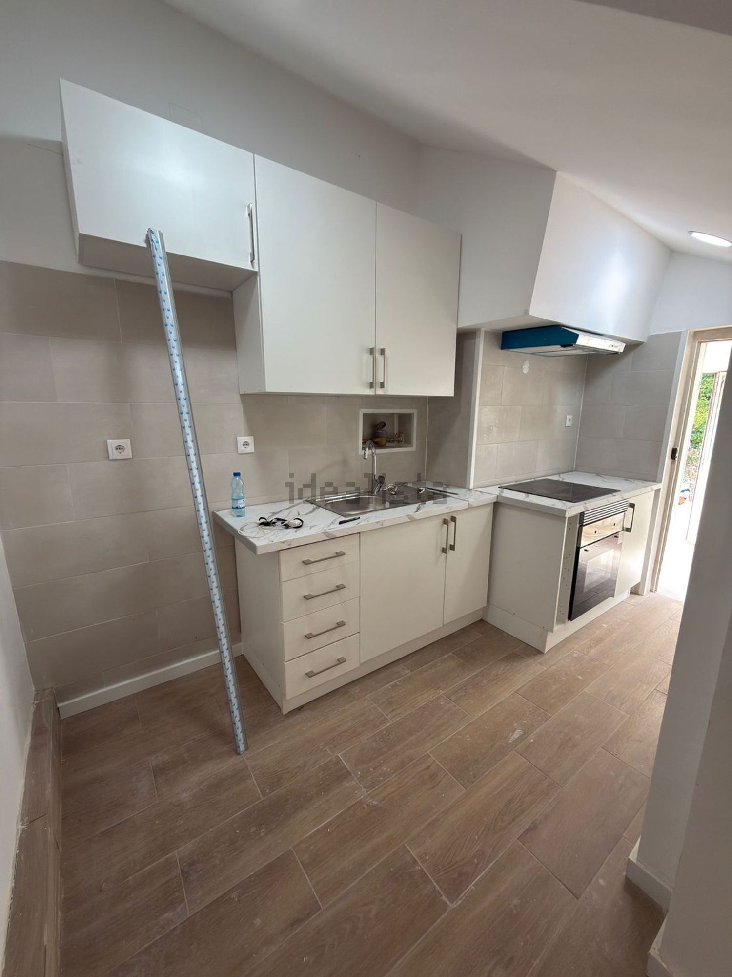 出租公寓 t4在Avenida Miguel Bombarda, 100 - 厨房