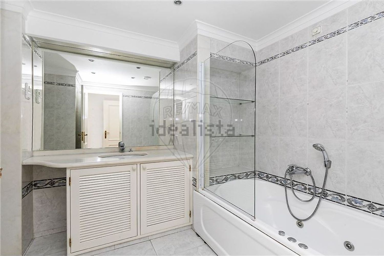 出租公寓 t4在Rua Major Neutel de Abreu - 卫生间