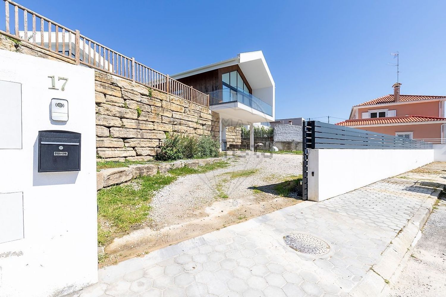 小楼房或独栋别墅出售在Praceta Da Lapa - 外立面