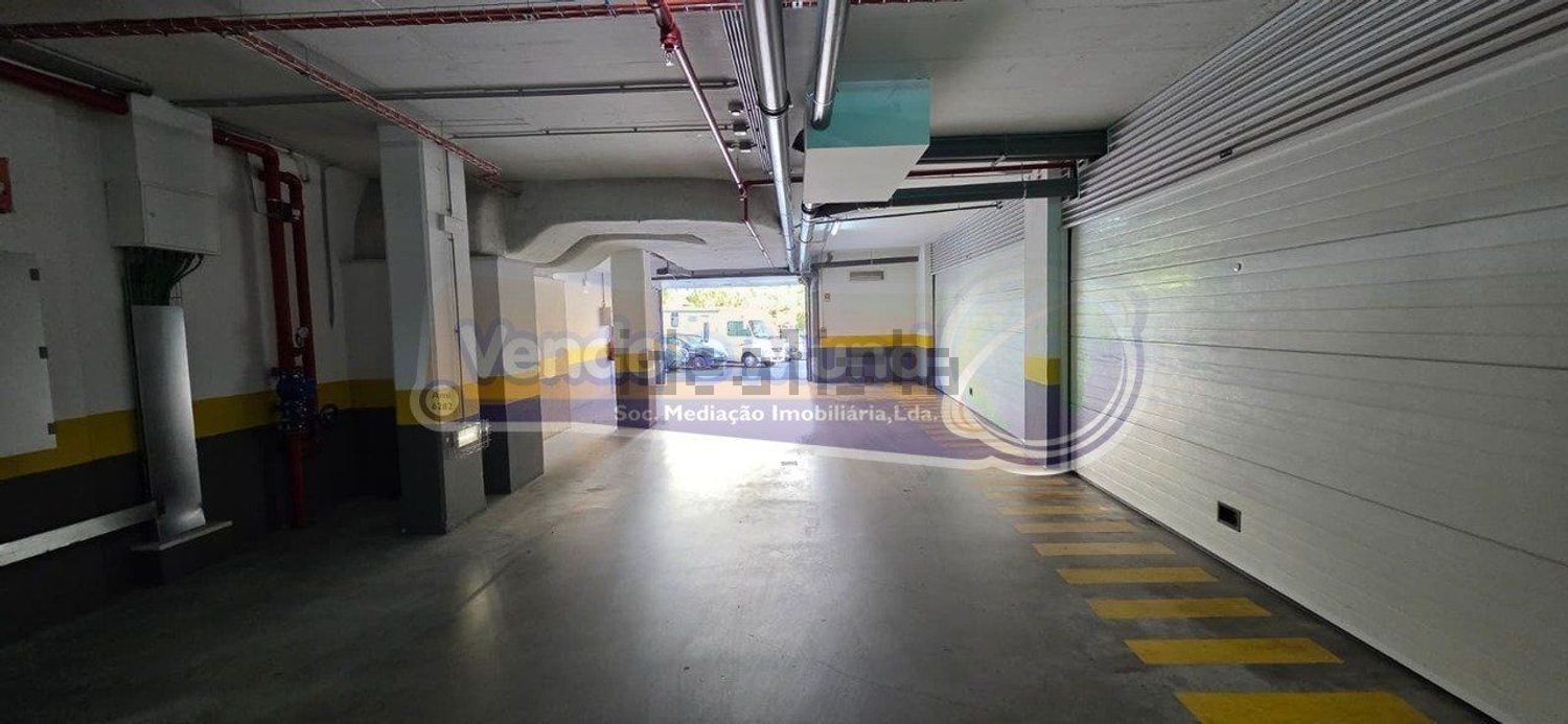 公寓 t2出售在Póvoa de Santa Iria e Forte da Casa - 停车位
