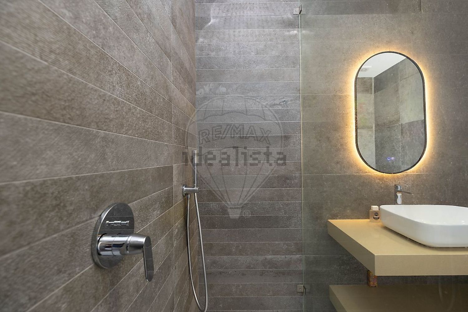 出租小楼房或独栋别墅在Rua Almeida Garrett - 卫生间