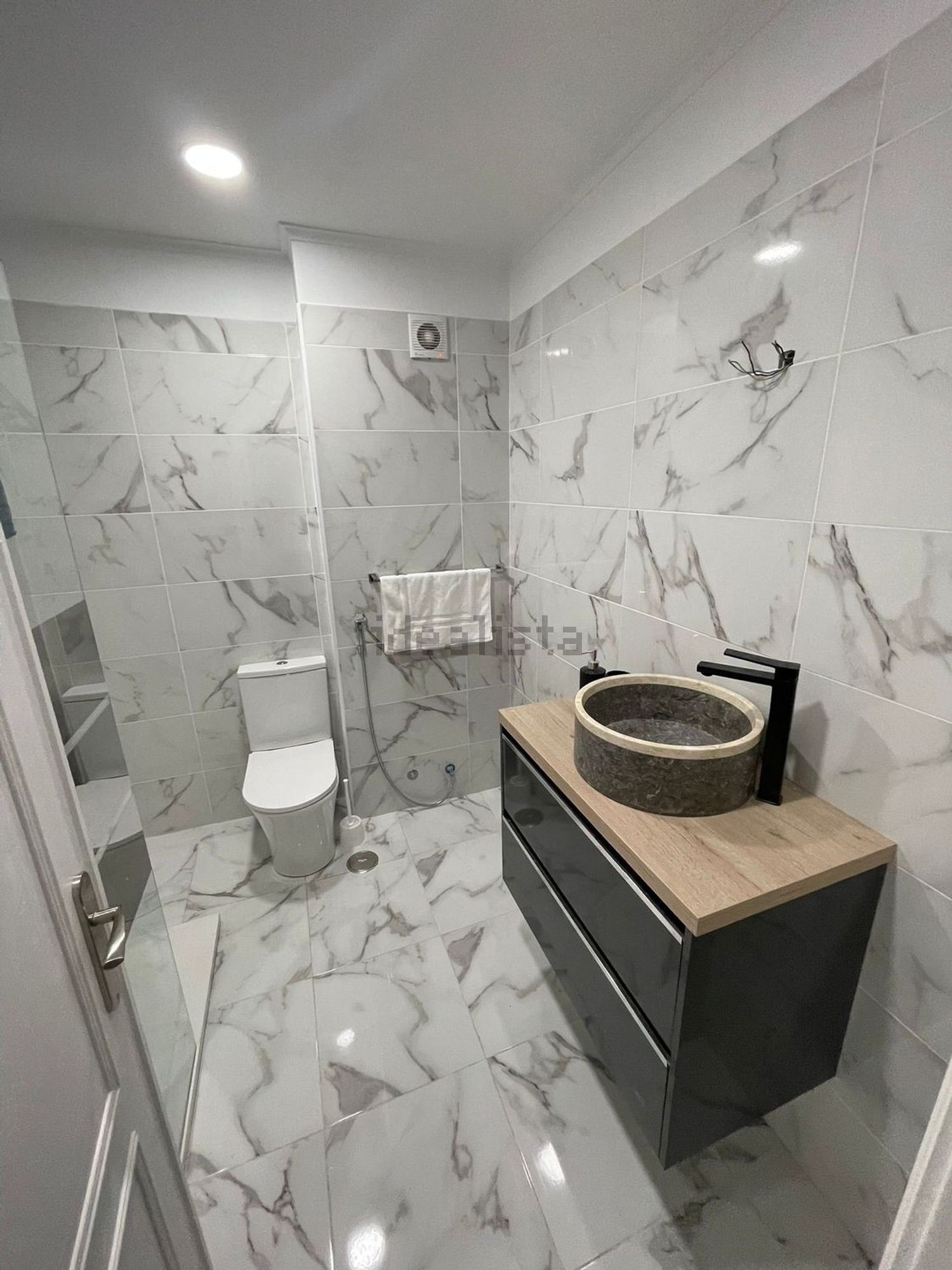 出租房间在Rua Dona Luísa de Gusmão, 3 - 卫生间