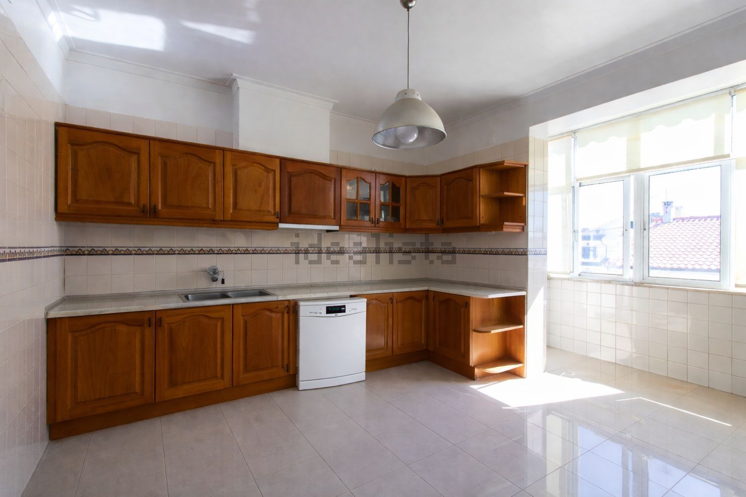 双拼别墅出售在Rua António Sérgio - 厨房