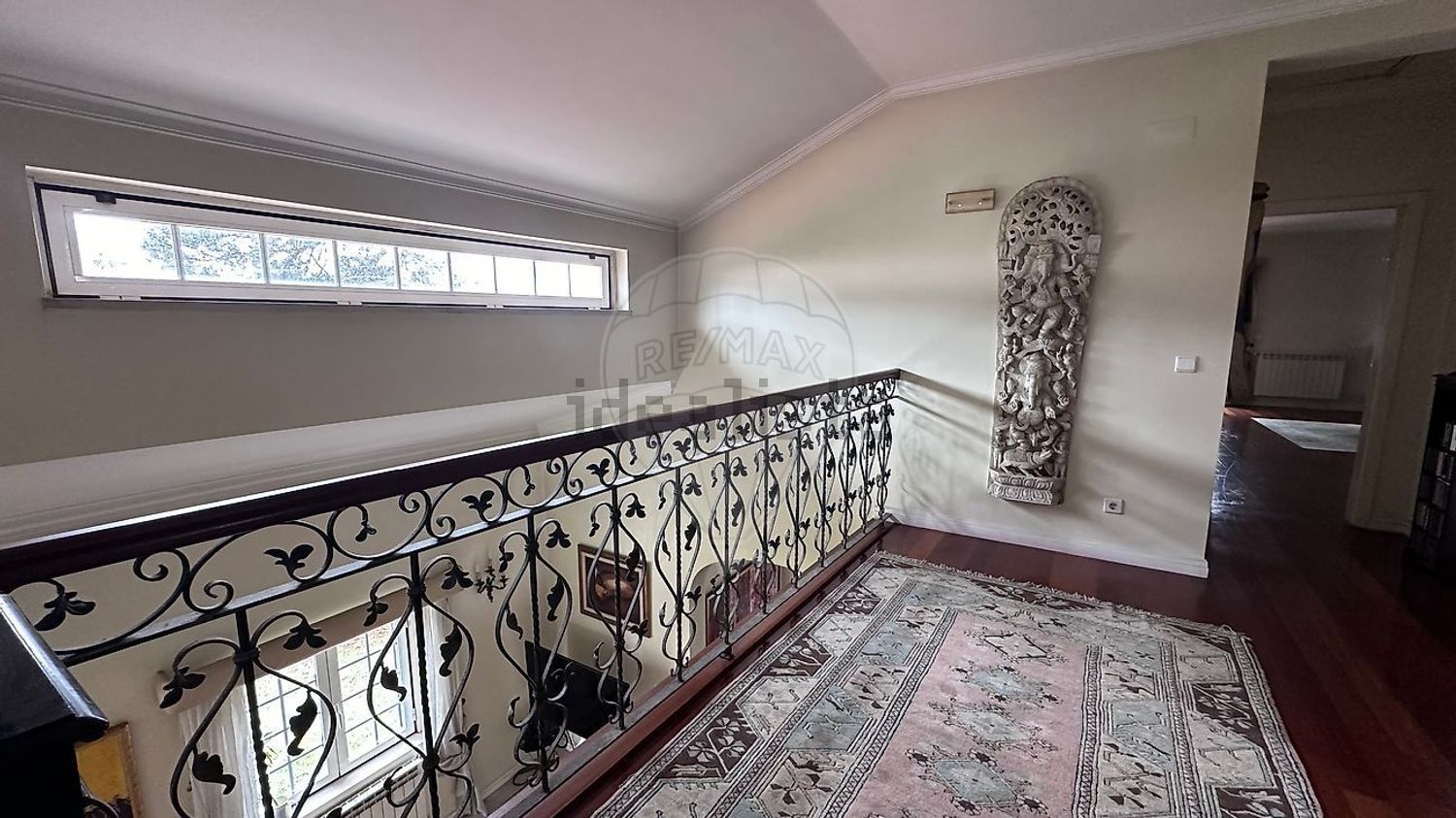 小楼房或独栋别墅出售在Rua da Mofina - 详情