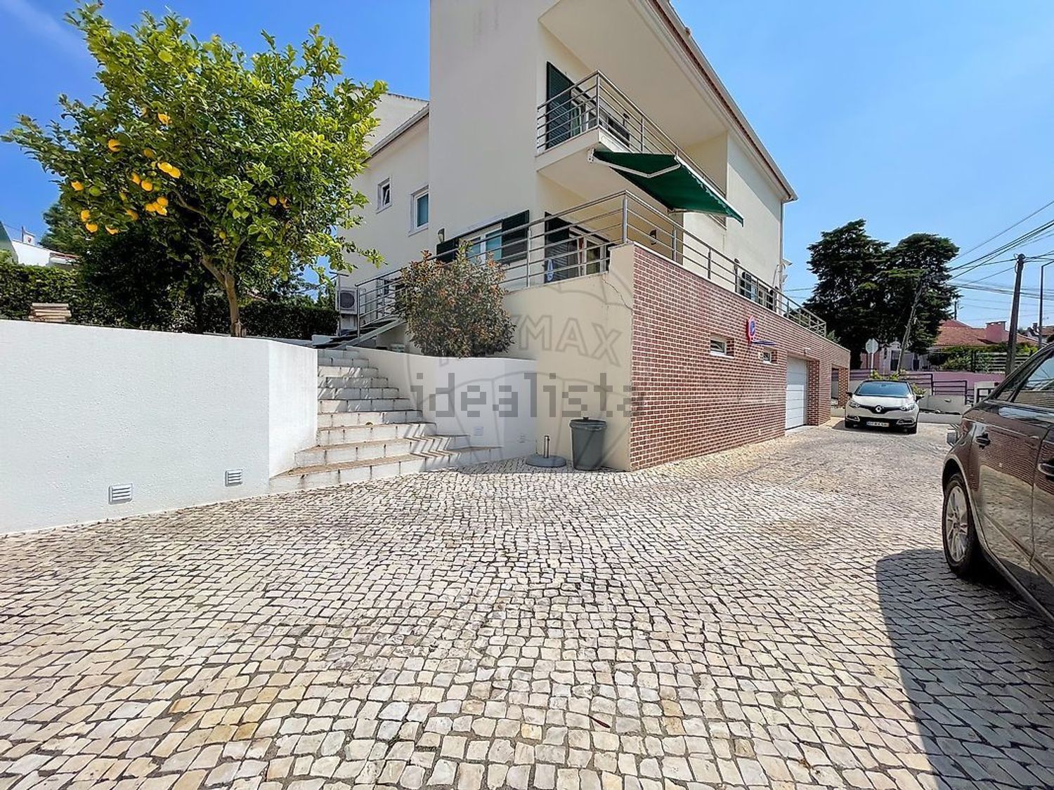 小楼房或独栋别墅出售在Rua Juncal - 外立面