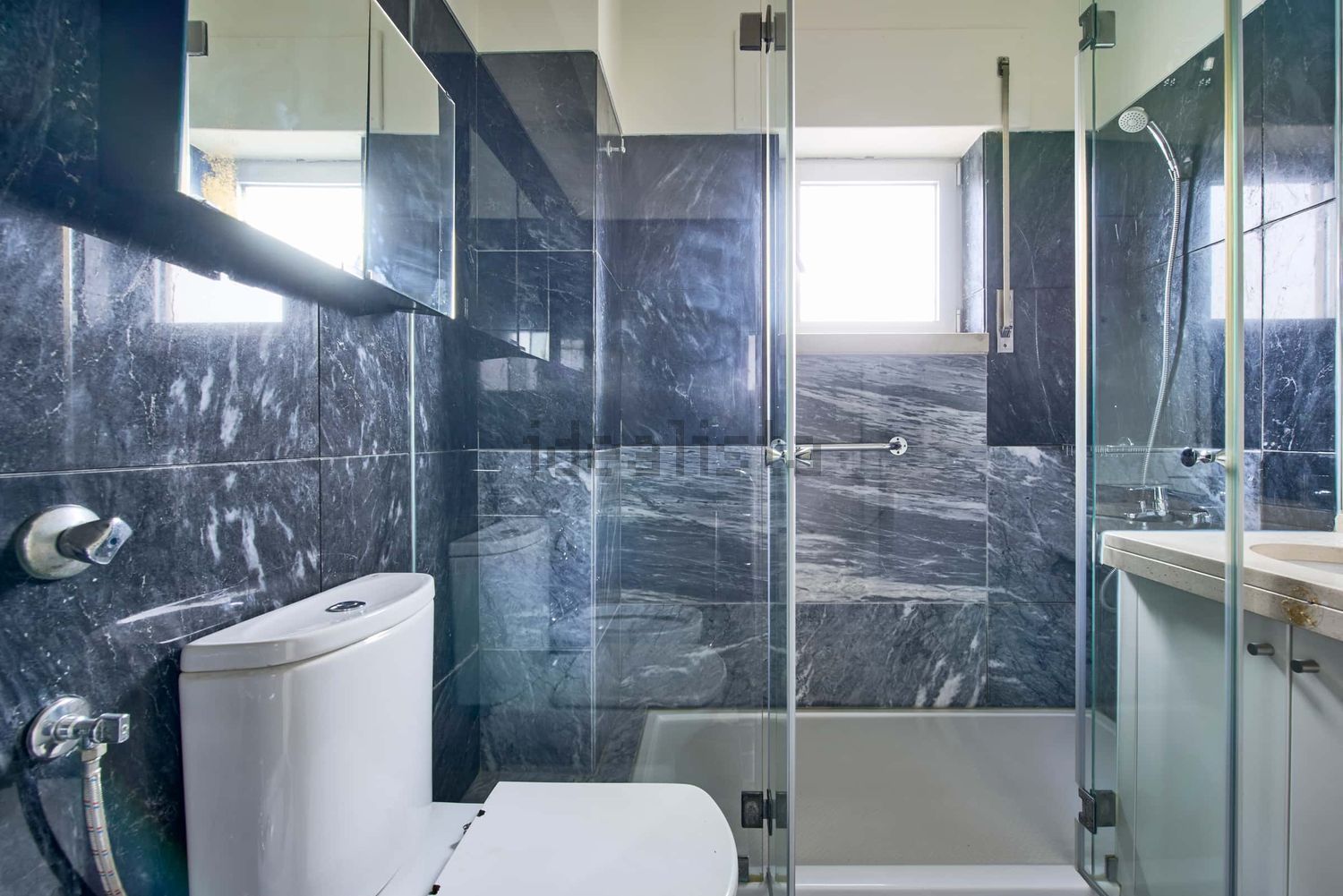 出租房间在Rua Actor António Silva, 3 - 卫生间