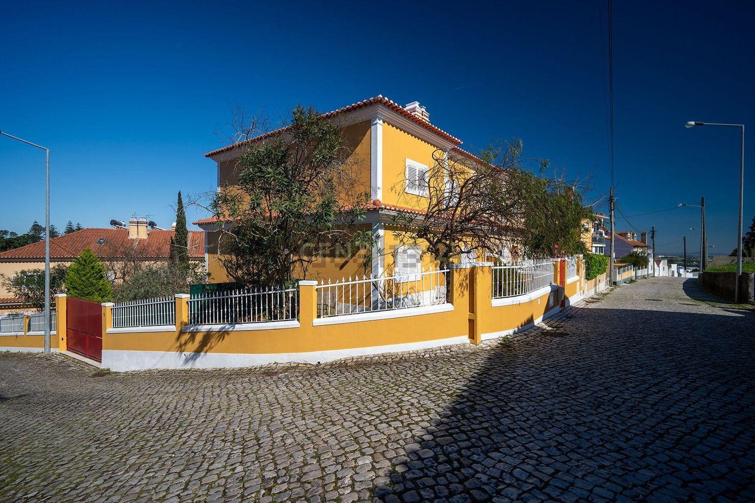 小楼房或独栋别墅出售在Rua Engenheiro José Caetano Salema Garção, 29 - 外立面