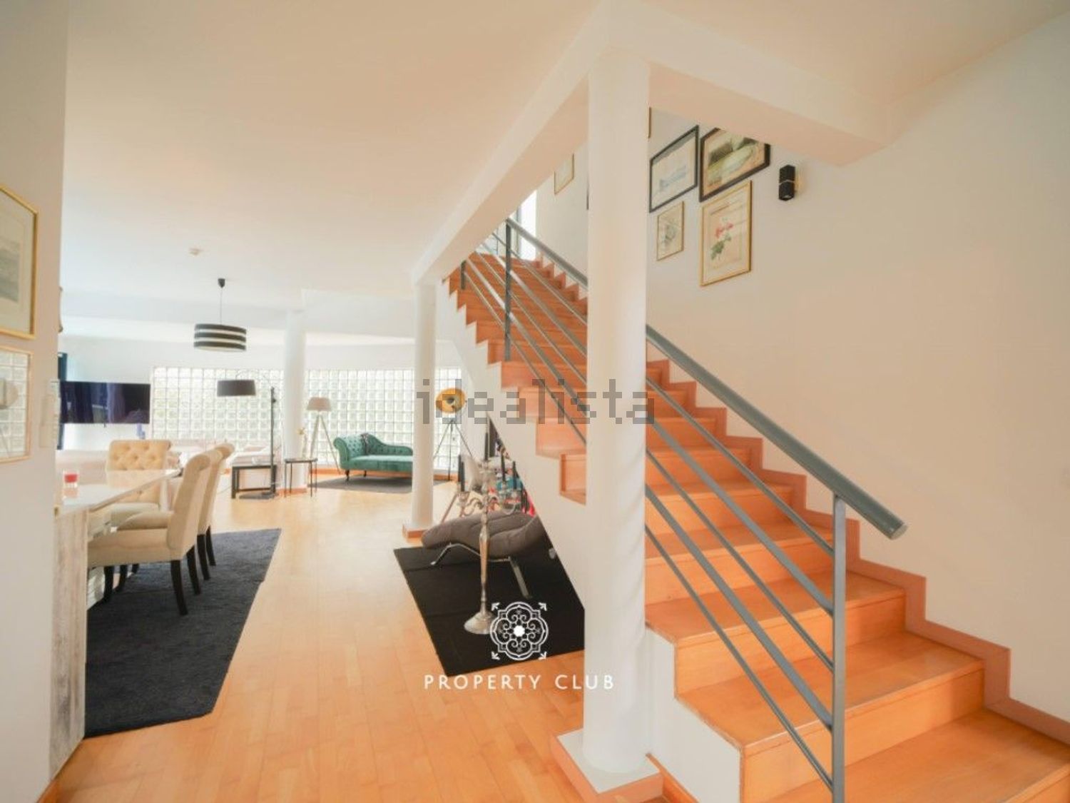 小楼房或独栋别墅出售在Rua Dórdio Gomes - 详情