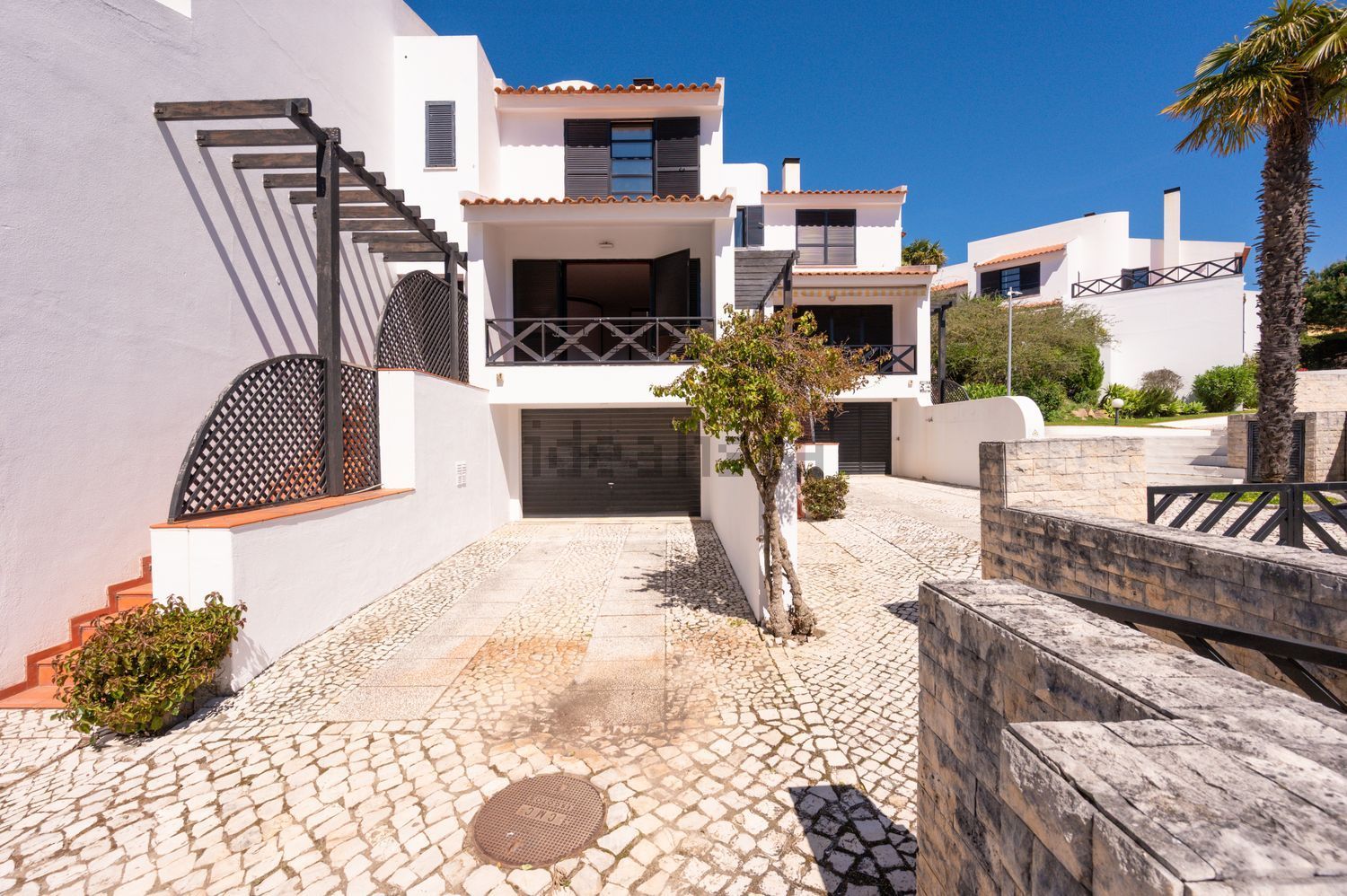 出租双拼别墅在Rua Ribatejo, 42 - 外立面