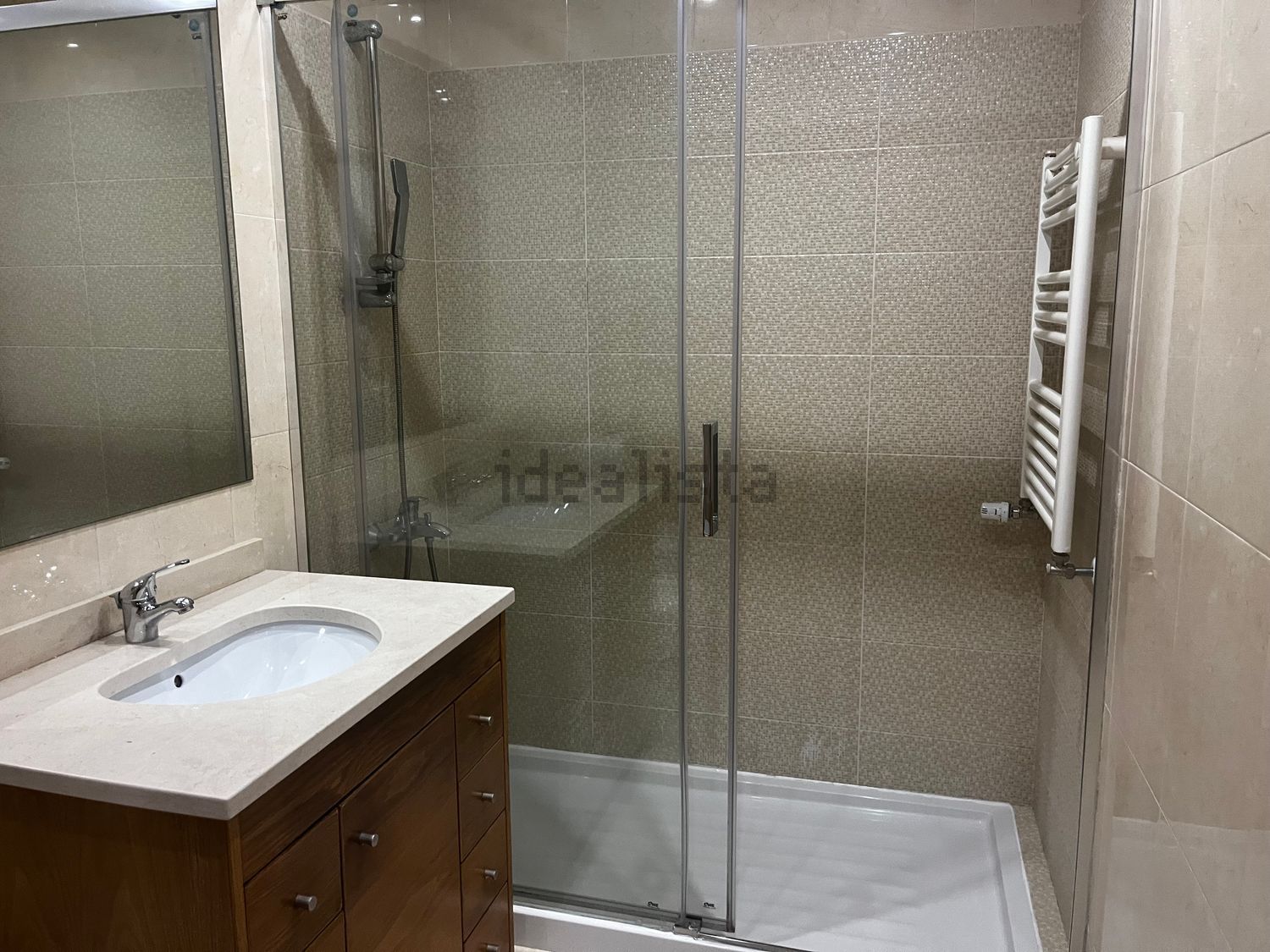 出租公寓 t3在Rua Mato das Cruzadas, 7 - 卫生间