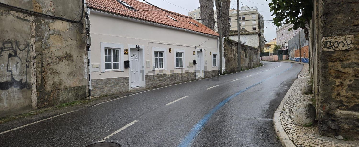 小楼房或独栋别墅出售在Rua José Augusto Braancamp, 25 - 外立面