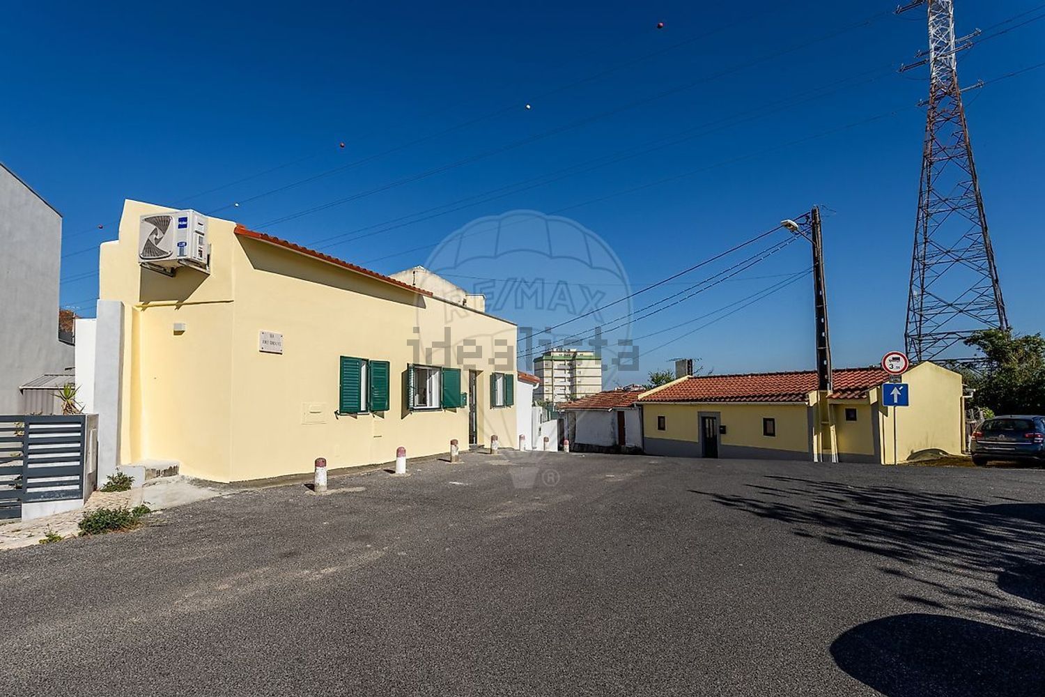 小楼房或独栋别墅出售在Rua Guerra Junqueiro - 外立面