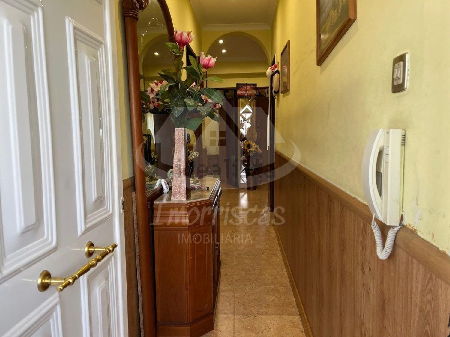 公寓 t2出售在Rua João Nunes Resende - 过道