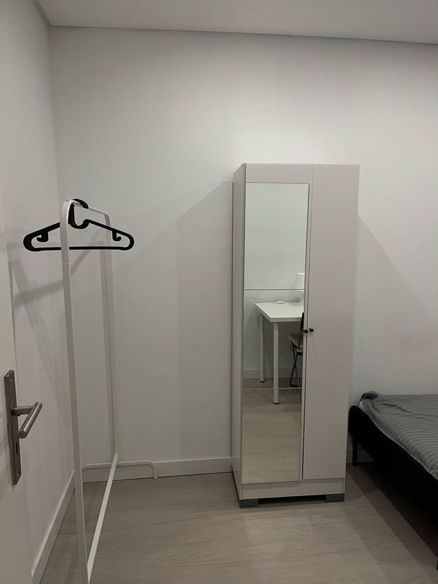 出租房间在Rua Simão da Veiga, 8