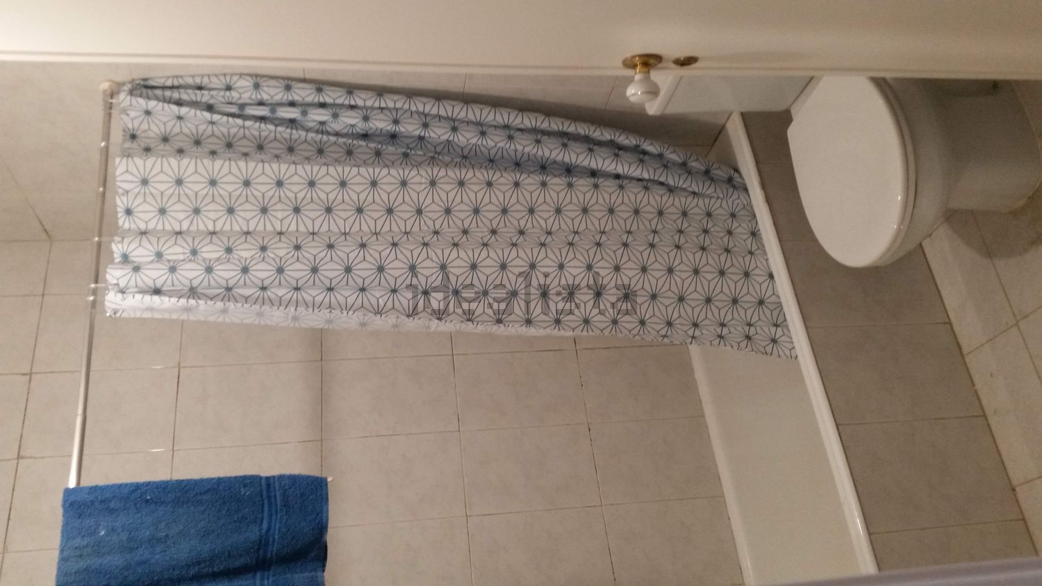 出租房间在Rua Gonçalves Zarco, 1 d - 卫生间