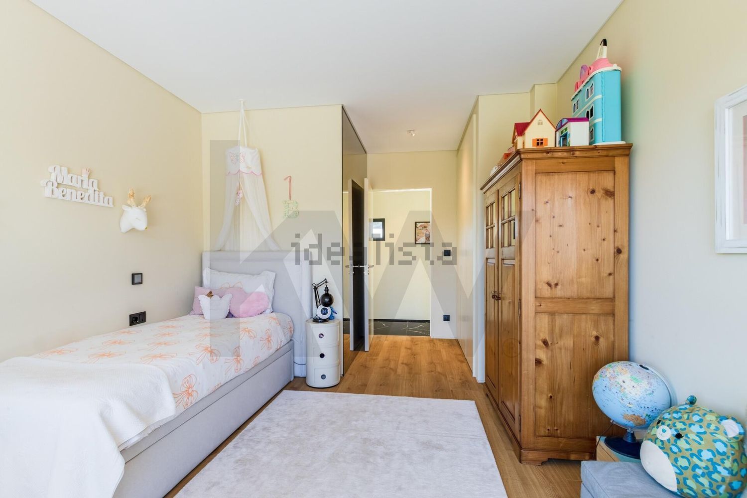 小楼房或独栋别墅出售在Rua das Lombas - 卧室