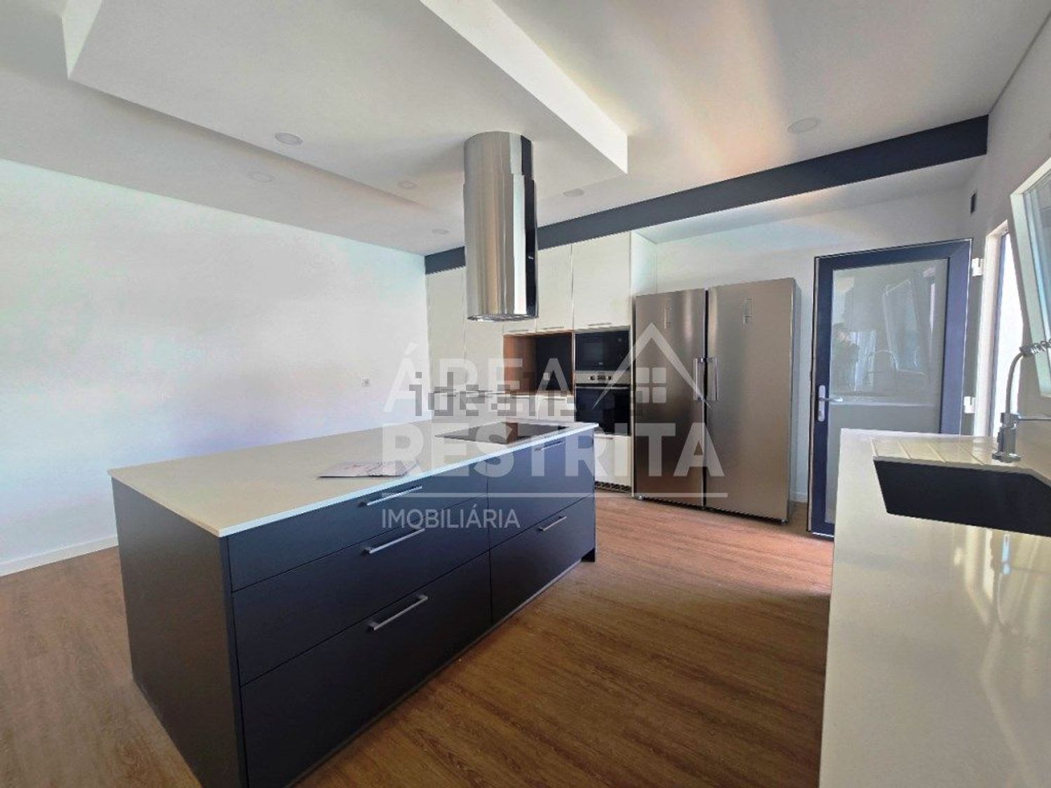 小楼房或独栋别墅出售在Rua dos Vitoriosos - 厨房