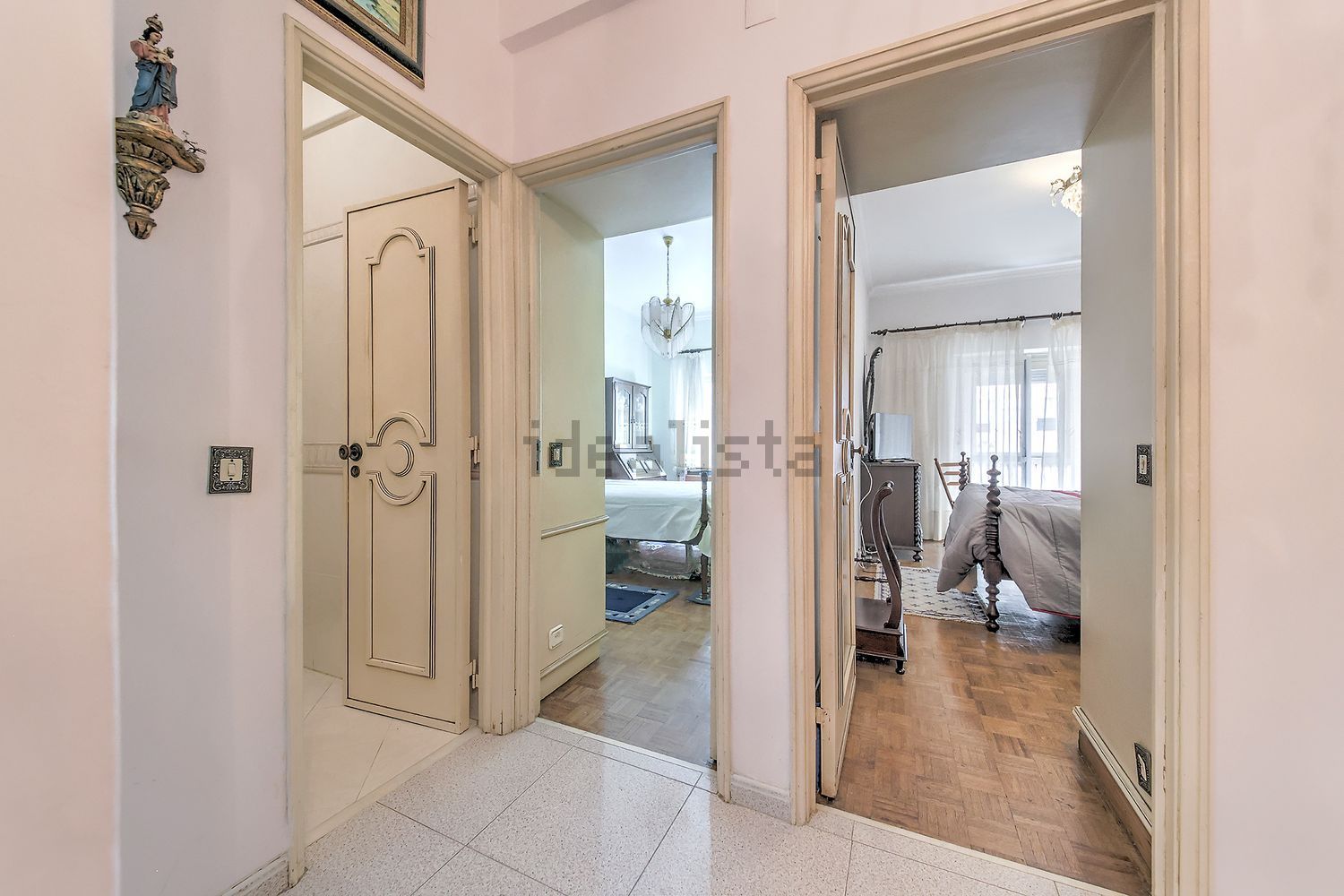 公寓 t4出售在Rua 27 de Junho, 6 - 前厅