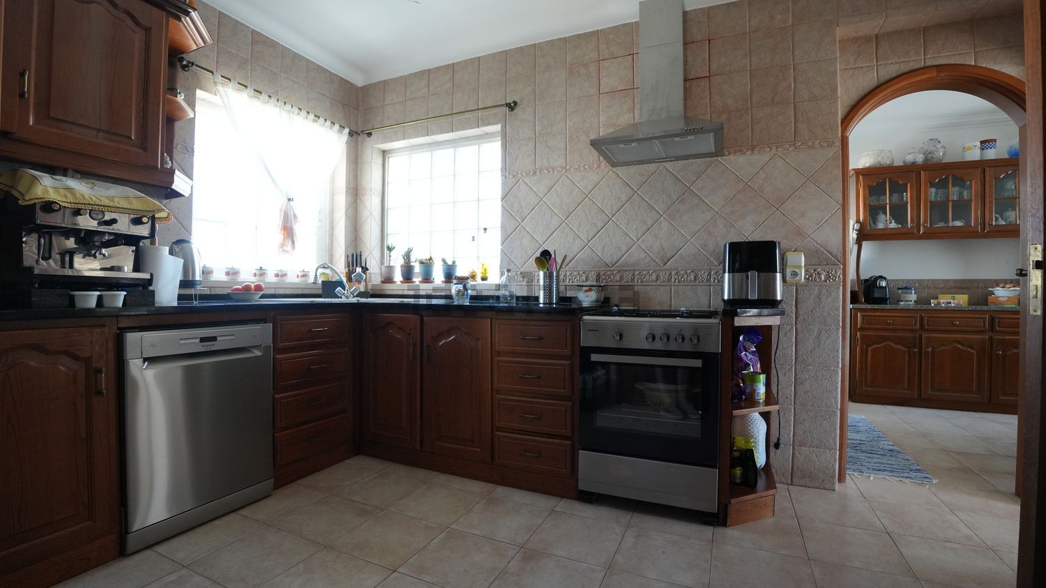 小楼房或独栋别墅出售在Estrada da Tomadia s/n - 厨房