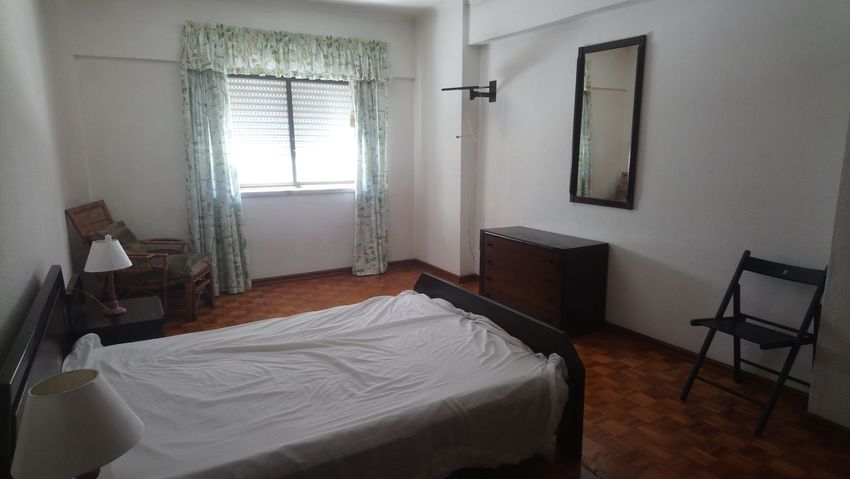 出租房间在Avenida Azedo Gneco, 26 n