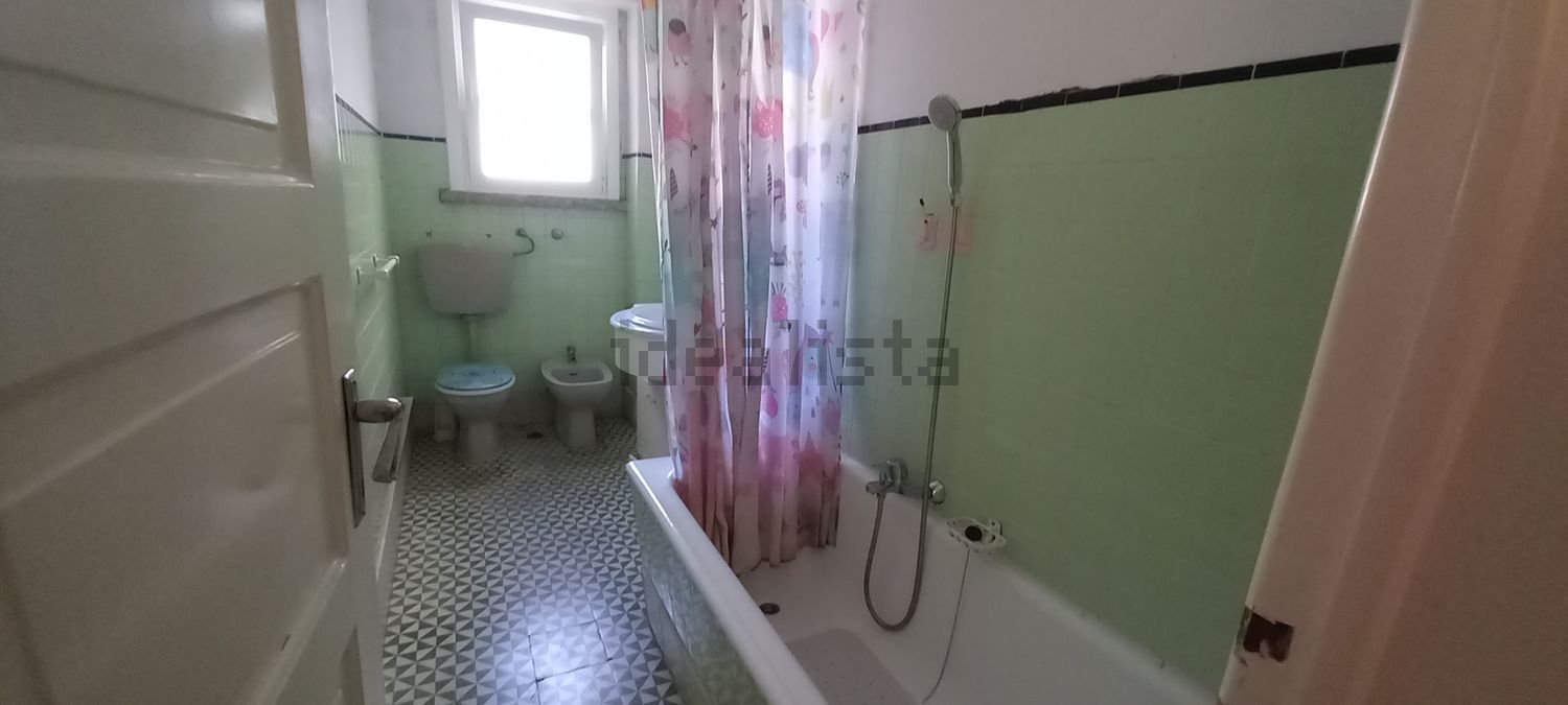 出租公寓 t3在Rua 1º de Maio s/n - 卫生间