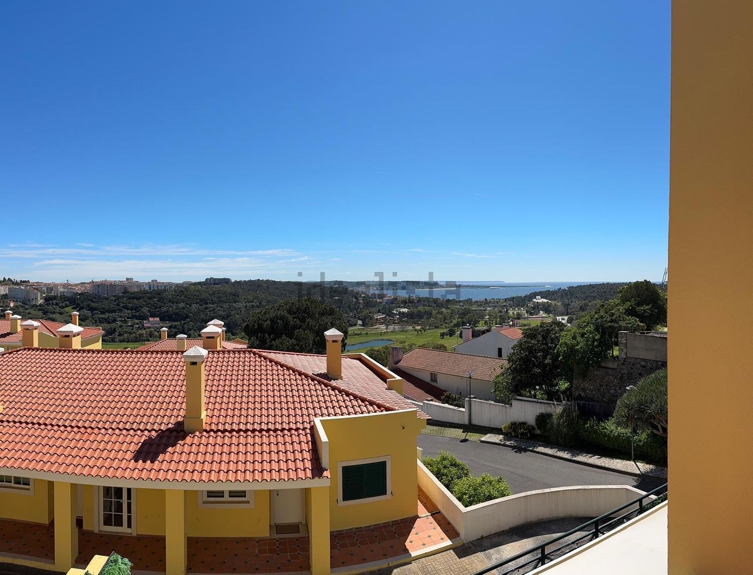 出租公寓 t1在Rua Almada Negreiros, 14 - 视线