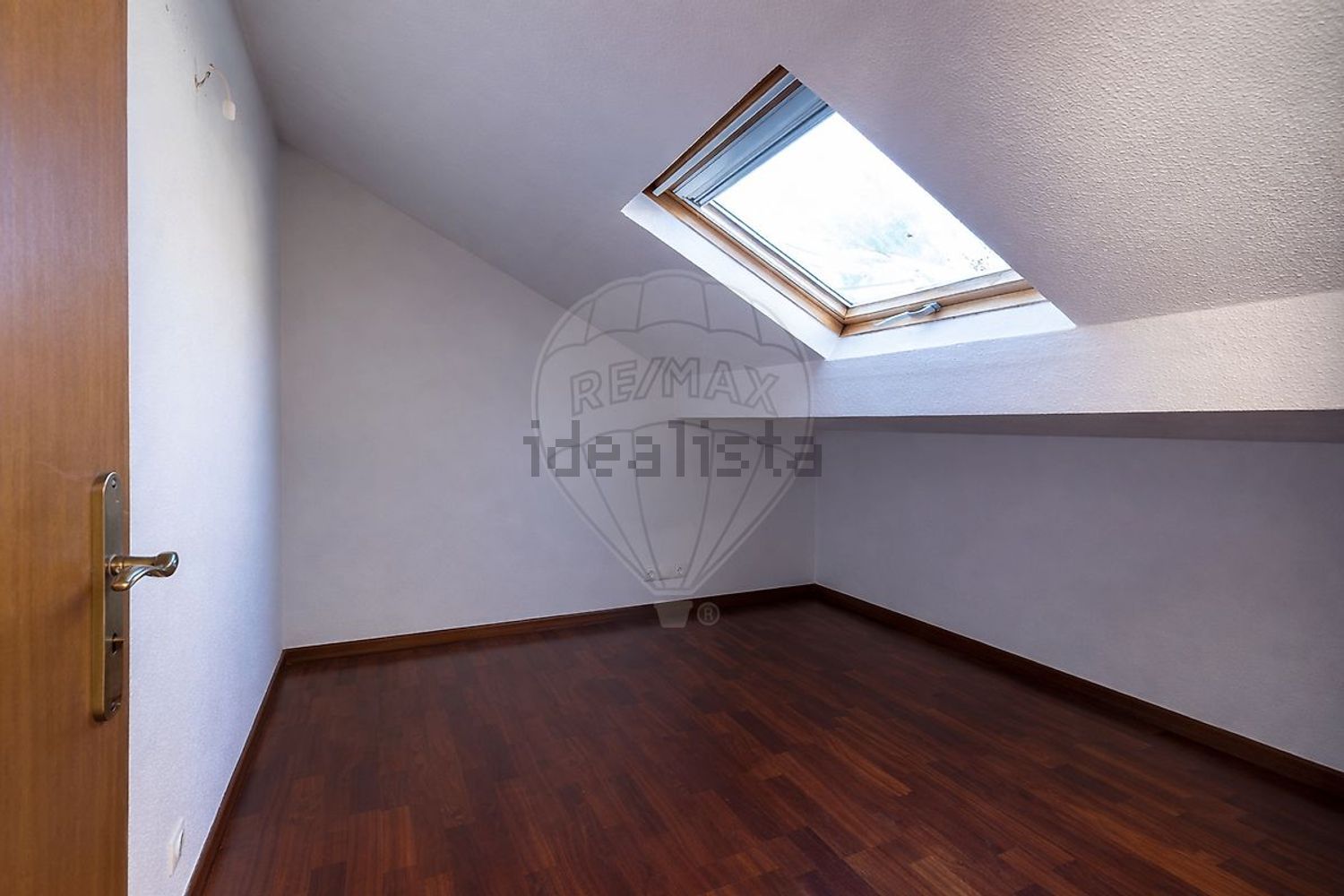 小楼房或独栋别墅出售在Rua António Sérgio - 居住